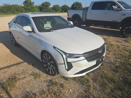 2024 Cadillac CT4 Luxury