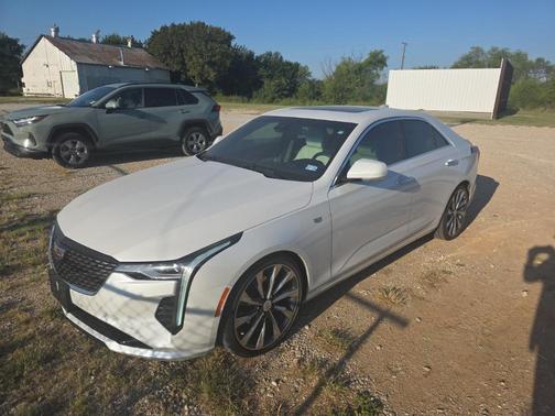 2024 Cadillac CT4 Luxury