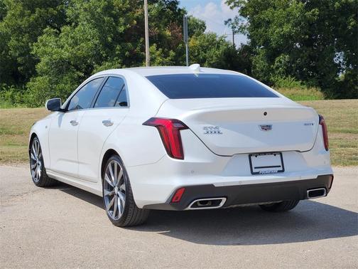2024 Cadillac CT4 Luxury