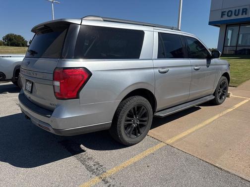 2022 Ford Expedition Max XLT