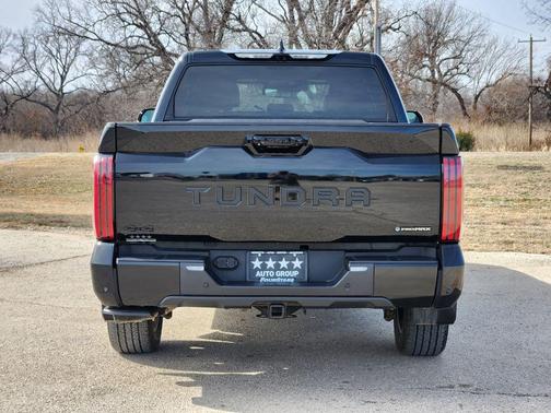 2025 Toyota Tundra Hybrid Platinum
