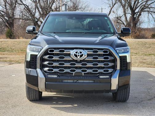 2025 Toyota Tundra Hybrid Platinum