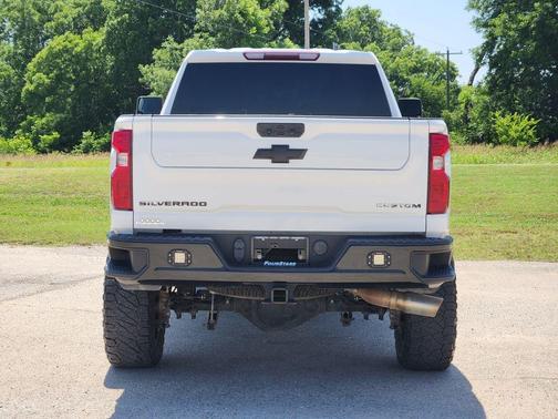 Summit White 2022 Chevrolet Silverado 2500 Custom