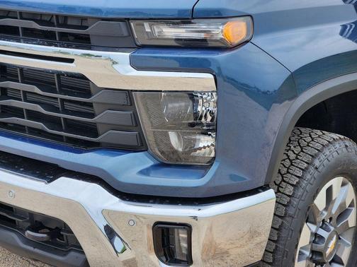 Lakeshore Blue Metallic 2026 Chevrolet Silverado 2500 LT