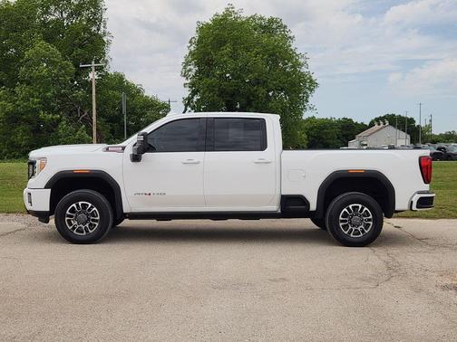 Summit White 2023 GMC Sierra 2500 AT4