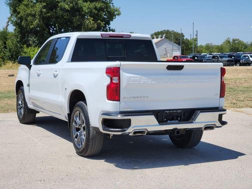 Summit White 2024 Chevrolet Silverado 1500 LT