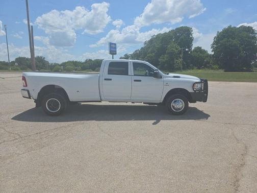 Bright White Clearcoat 2024 RAM 3500 Tradesman