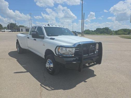 Bright White Clearcoat 2024 RAM 3500 Tradesman