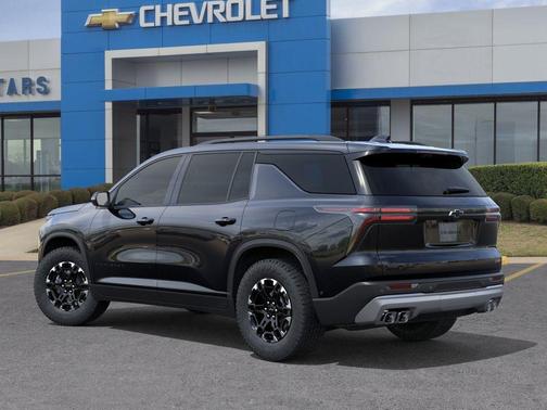 Mosaic Black Metallic 2027 Chevrolet Traverse Z71