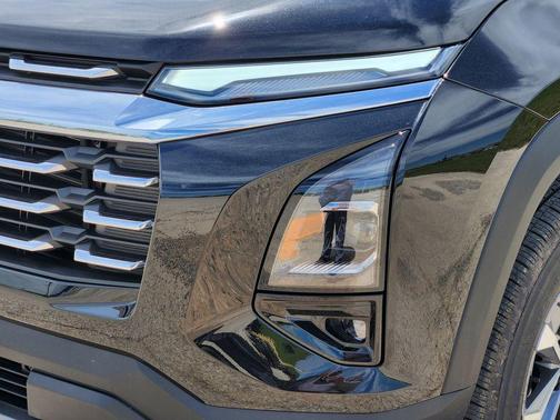 Mosaic Black Metallic 2026 Chevrolet Equinox LT