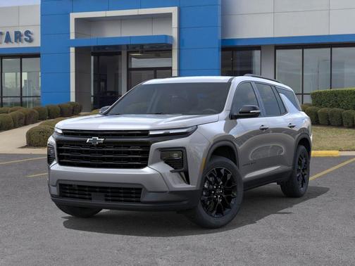 Sterling Gray Metallic 2026 Chevrolet Traverse LT