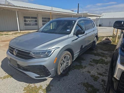 2022 Volkswagen Tiguan 2.0T SE R-Line Black