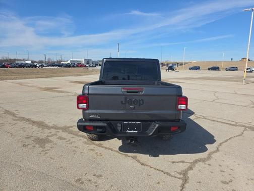 2021 Jeep Gladiator Sport