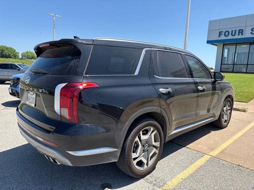 Abyss Black Pearl 2025 Hyundai PALISADE SEL Premium