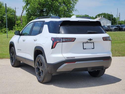 Summit White 2026 Chevrolet Equinox LT