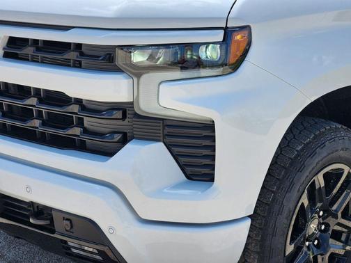 Summit White 2026 Chevrolet Silverado 1500 RST