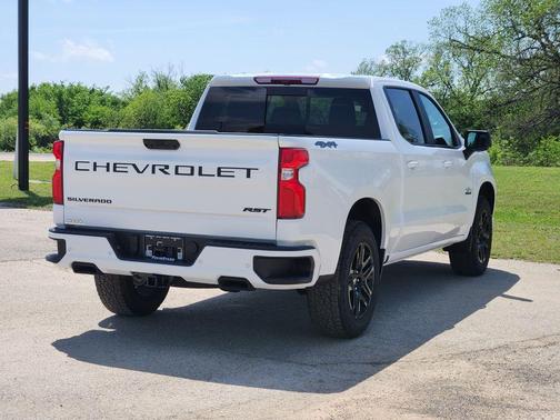 Summit White 2026 Chevrolet Silverado 1500 RST