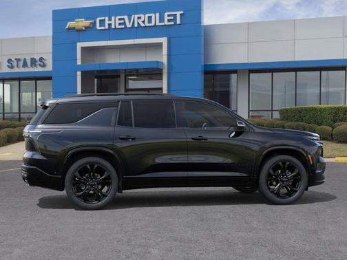 Mosaic Black Metallic 2027 Chevrolet Traverse RS