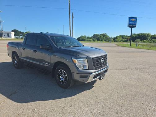 Gun Metallic 2024 Nissan Titan SV