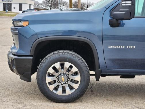 2026 Chevrolet Silverado 2500 Custom