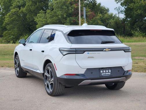 2026 Chevrolet Equinox EV LT 2