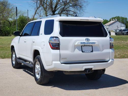 Super White 2018 Toyota 4Runner SR5