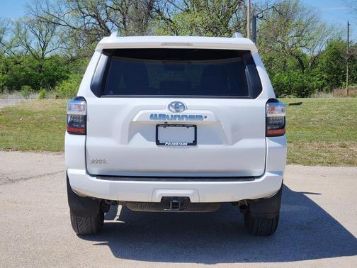 Super White 2018 Toyota 4Runner SR5
