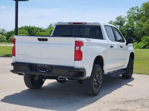 Summit White 2026 Chevrolet Silverado 1500 LT Trail Boss