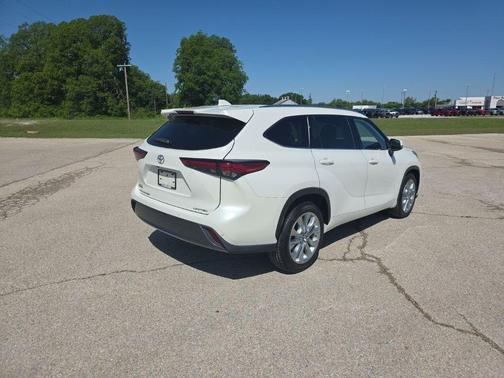Blizzard Pearl 2021 Toyota Highlander Limited