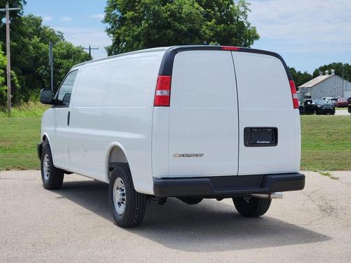 Summit White 2026 Chevrolet Express 2500 Work Van