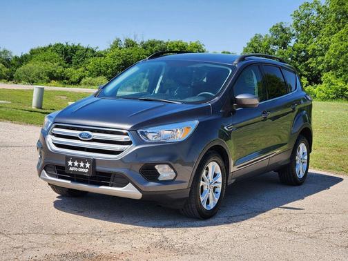 Magnetic 2018 Ford Escape SE