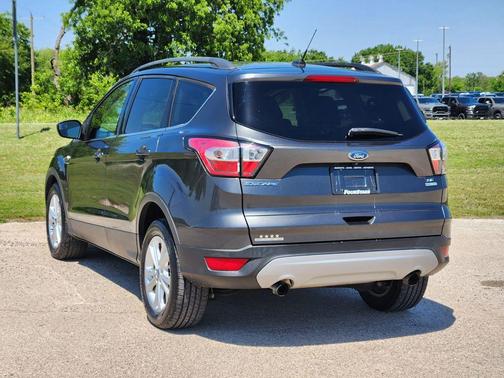 Magnetic 2018 Ford Escape SE