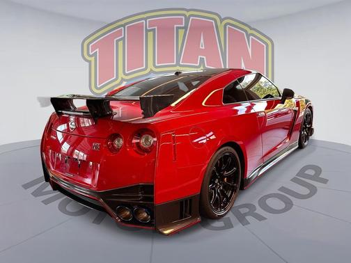 2023 Nissan GT-R NISMO Dual-clutch 6-Speed Transmission