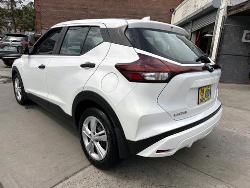 Fresh Powder 2024 Nissan Kicks S