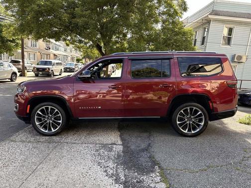 Velvet Red Pearlcoat 2023 Jeep Wagoneer Series III 4x4