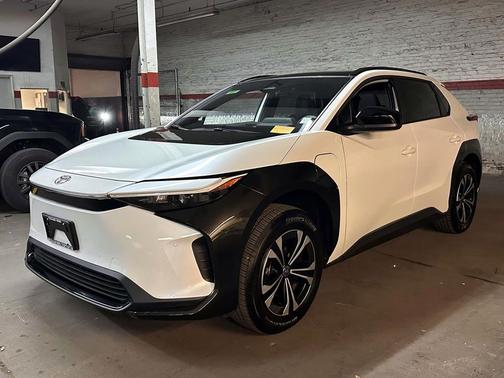 2025 Toyota bZ4X XLE