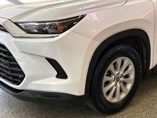 Wind Chill Pearl 2024 Toyota Grand Highlander XLE