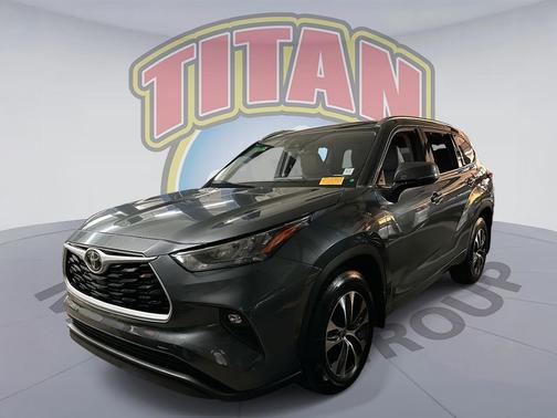Magnetic Gray Metallic 2020 Toyota Highlander XLE