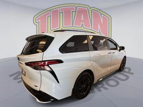 Ice Cap 2025 Toyota Sienna XSE 7 Passenger