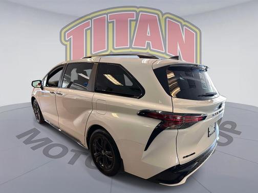Ice Cap 2025 Toyota Sienna XSE 7 Passenger