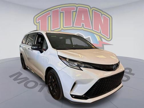 Ice Cap 2025 Toyota Sienna XSE 7 Passenger