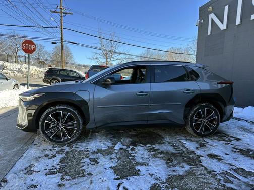 2023 Toyota bZ4X Limited