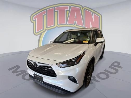 Wind Chill Pearl 2024 Toyota Highlander XLE