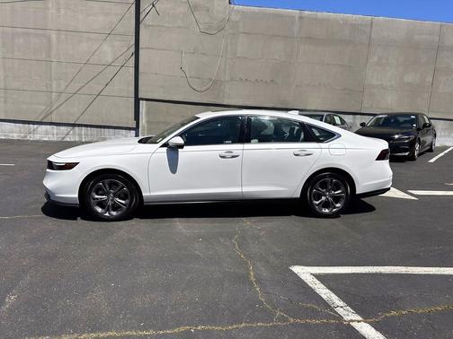 Platinum White Pearl 2024 Honda Accord EX