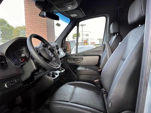 2025 Mercedes-Benz Sprinter 2500 High Roof