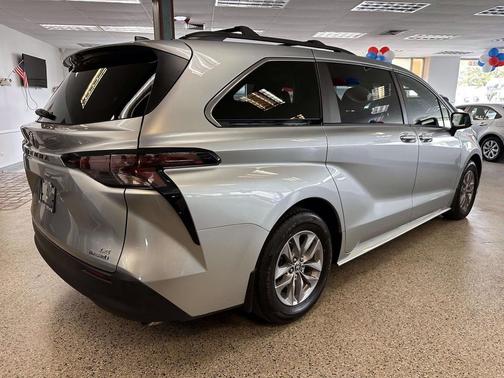Celestial Silver Metallic 2023 Toyota Sienna LE