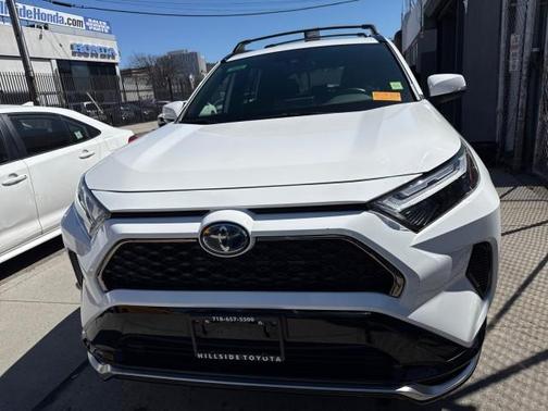 Ice Cap 2023 Toyota RAV4 Prime SE