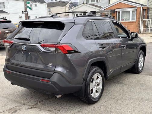 2021 Toyota RAV4 Hybrid LE
