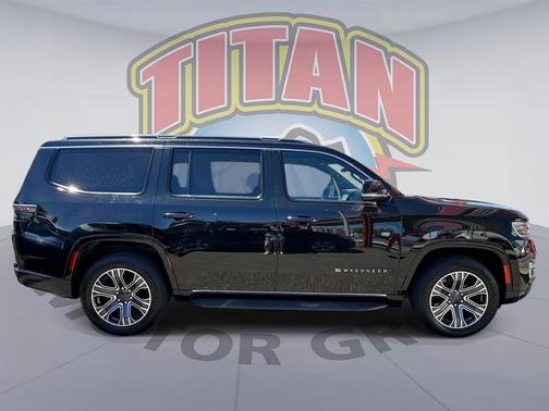 Diamond Black Crystal Pearlcoat 2024 Jeep Wagoneer Series II 4x4