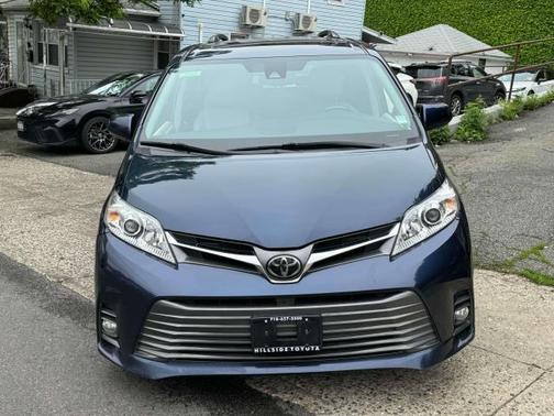 2018 Toyota Sienna XLE Premium